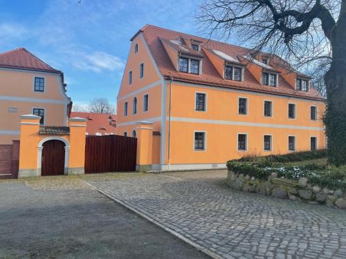 Jesewitz Apartment | Rittergut zu Groitzsch Muldenstraße 1