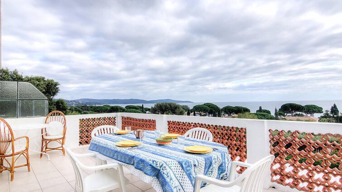 Cavaliere Apartment | Riva Bella by Interhome