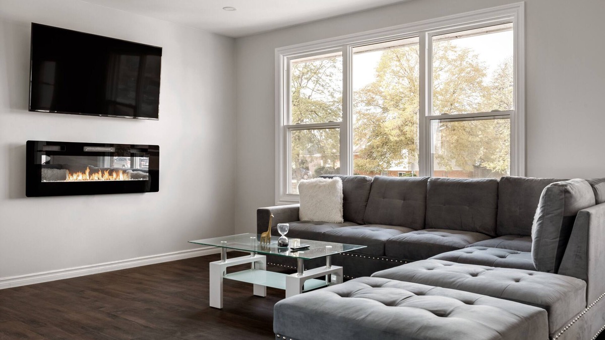 Windsor House | Rivard Beauty - 5bed/2bath - SpaceRental