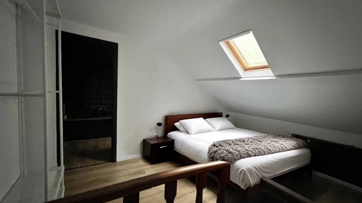 Charleroi Apartment | Rive Gauche A center - train station - airport