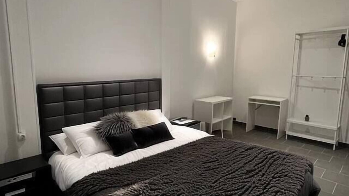 Charleroi Apartment | Rive Gauche B center - train station - airport