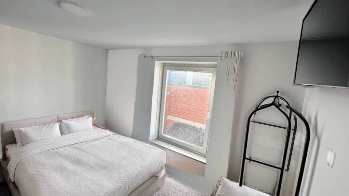 Charleroi Apartment | Rive Gauche J center - train station - airport
