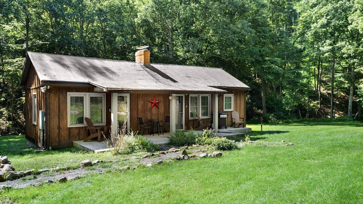 Arthur Ski Chalet | River Access w/Hot Tub, Grill, WiFi, & Fire Pit!