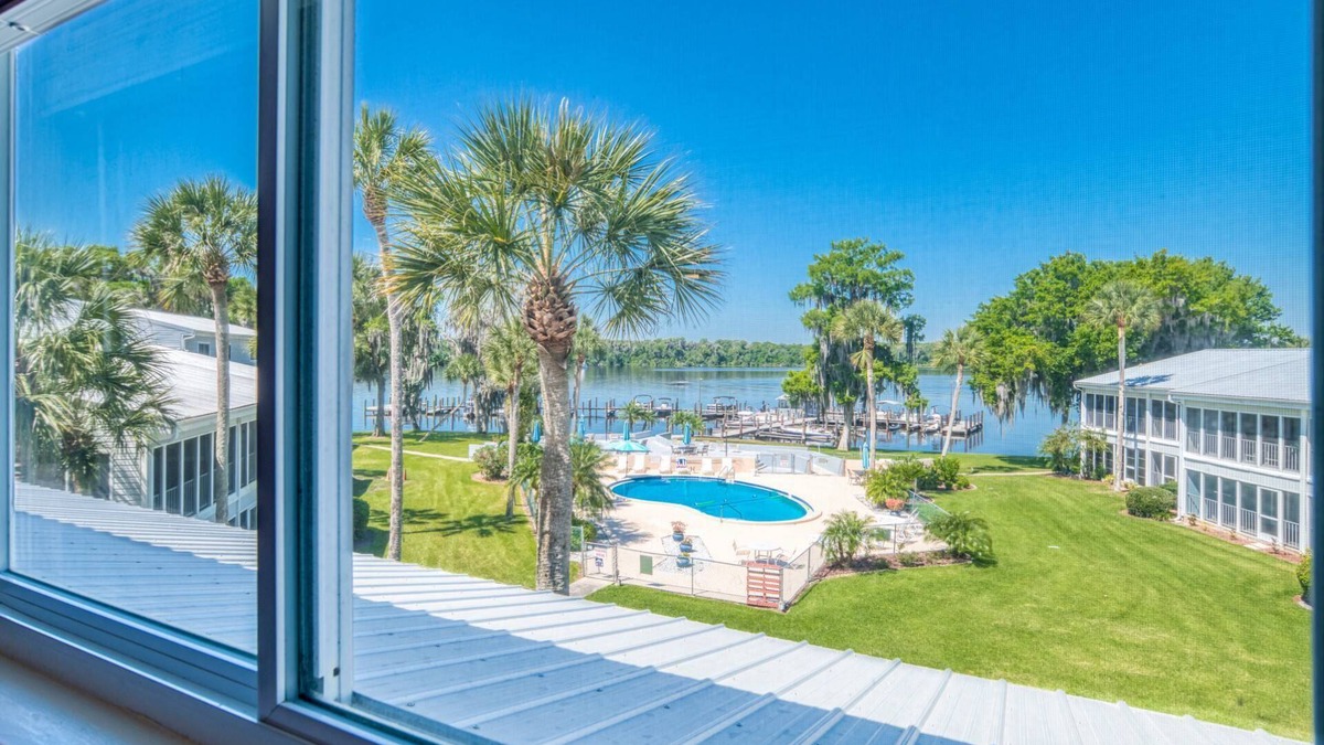 Welaka Condo | River Bend B212