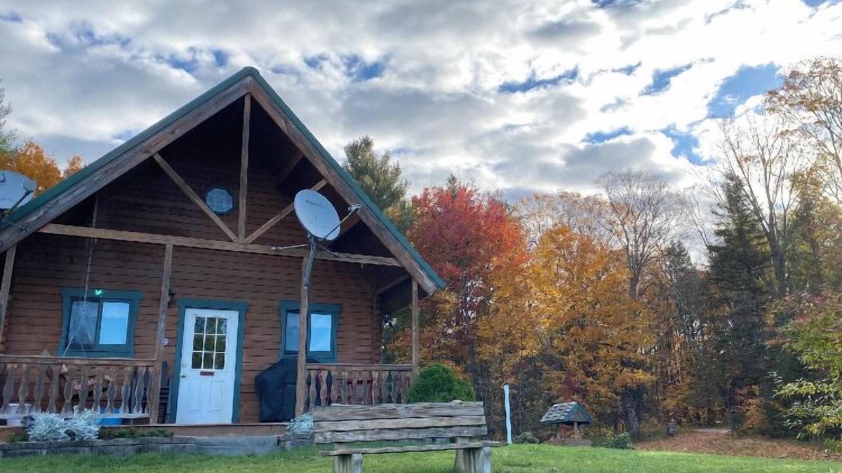 Lyndonville Cabin | River Bend Cabin Moose