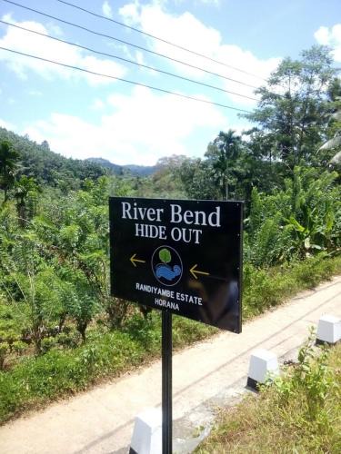 Bulathsinhala Cabin | River Bend Hideout