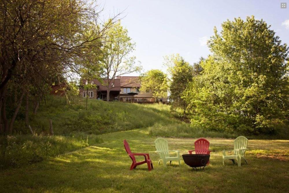 Quicksburg Bed & Breakfast | River Bluff Farm Bed and Breakfast