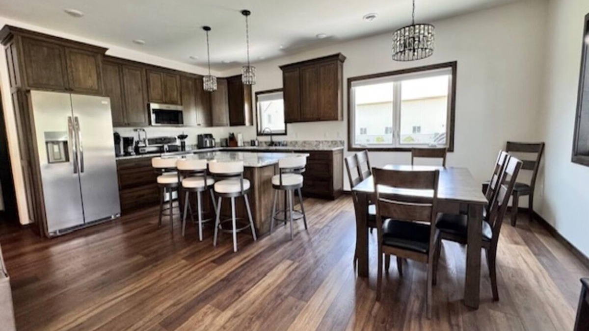 Harpers Ferry House | River Bluff Getaway – Main 1BR/1BA Modern Unit Near Mississippi River