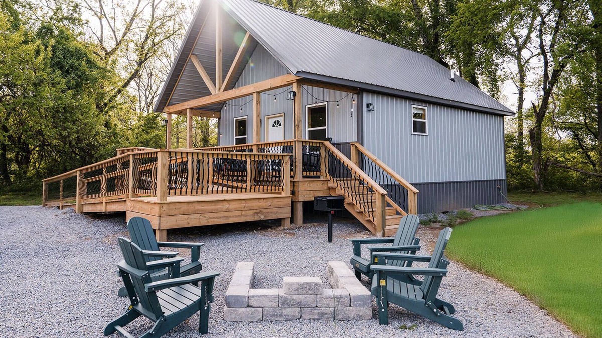 Jamestown Cabin | River Boat Ramp~Private HotTub~Lake Cumberland~Firepit~Pickleball~Playground
