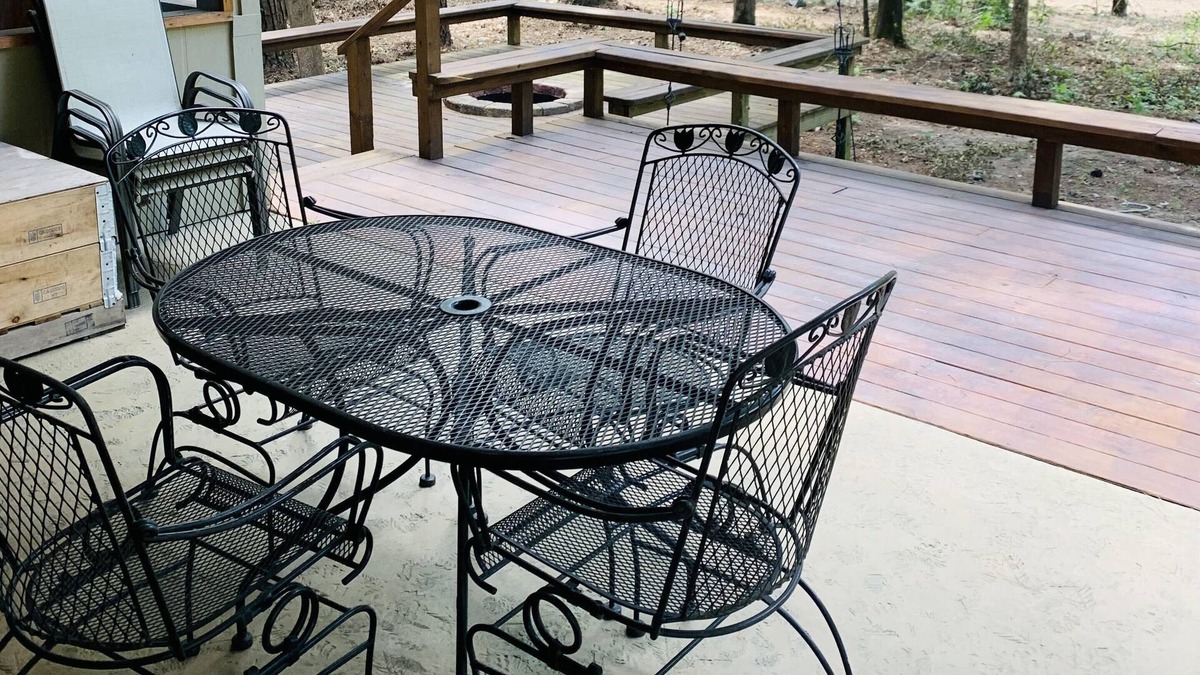 Centralia Cabin | River Cabin on the Neches River