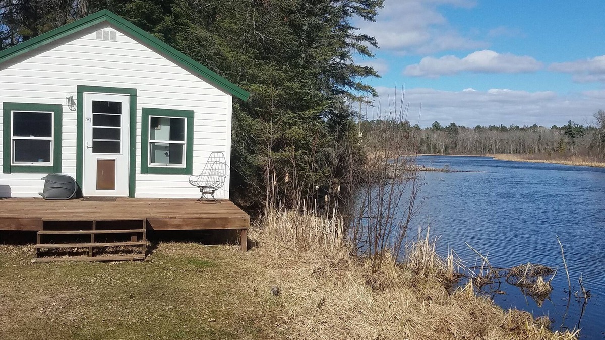 Pine River Cabin | River Cabin on the Pine River- Adult only