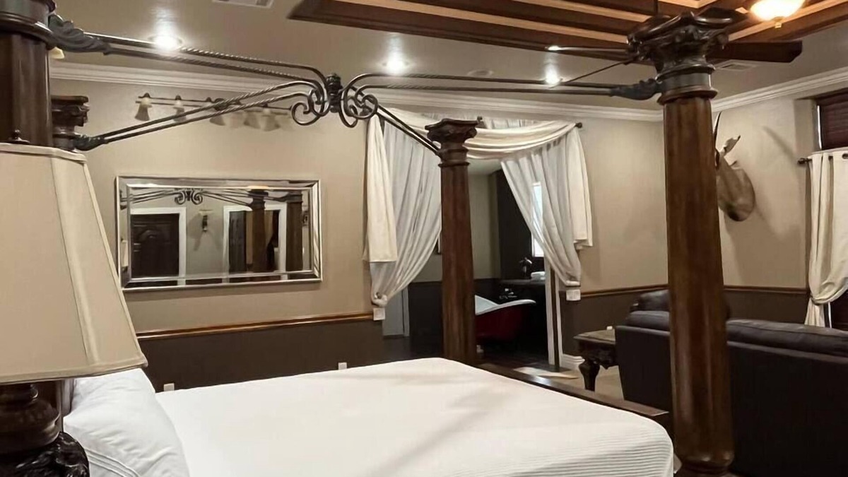 Cecil Apartment | River Chase Luxury Suite