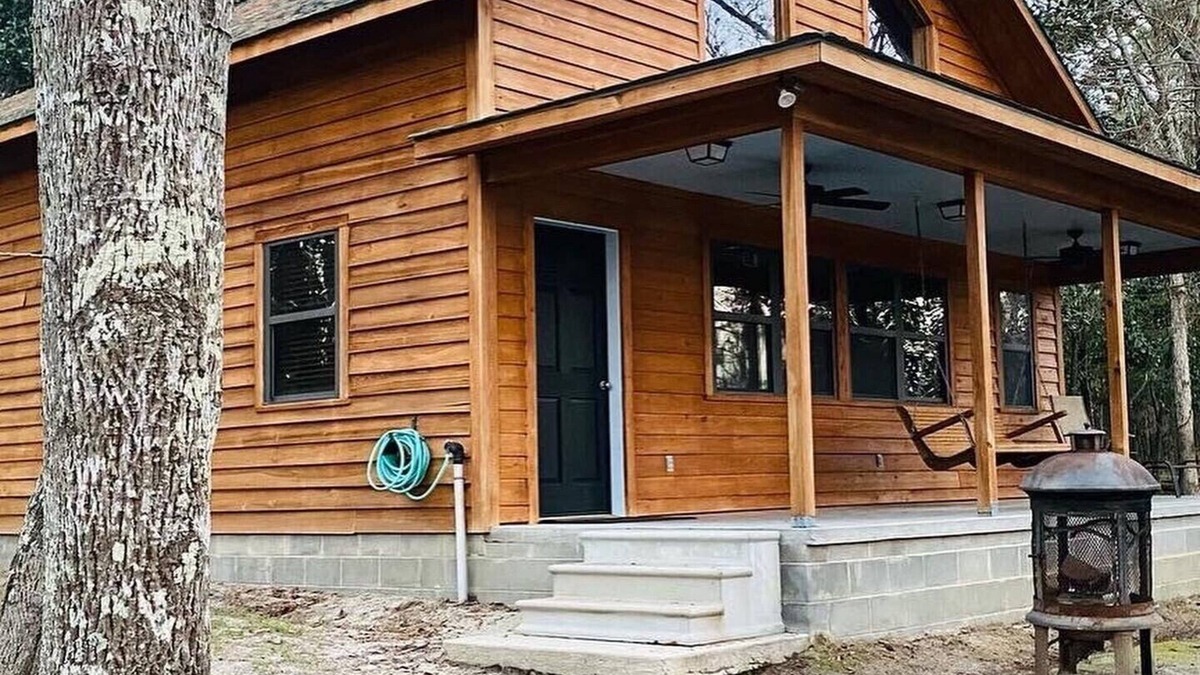 Appling County Cabin | River Cross Lodge Cypress Red Oak Cabin Overlooking the Altamaha River