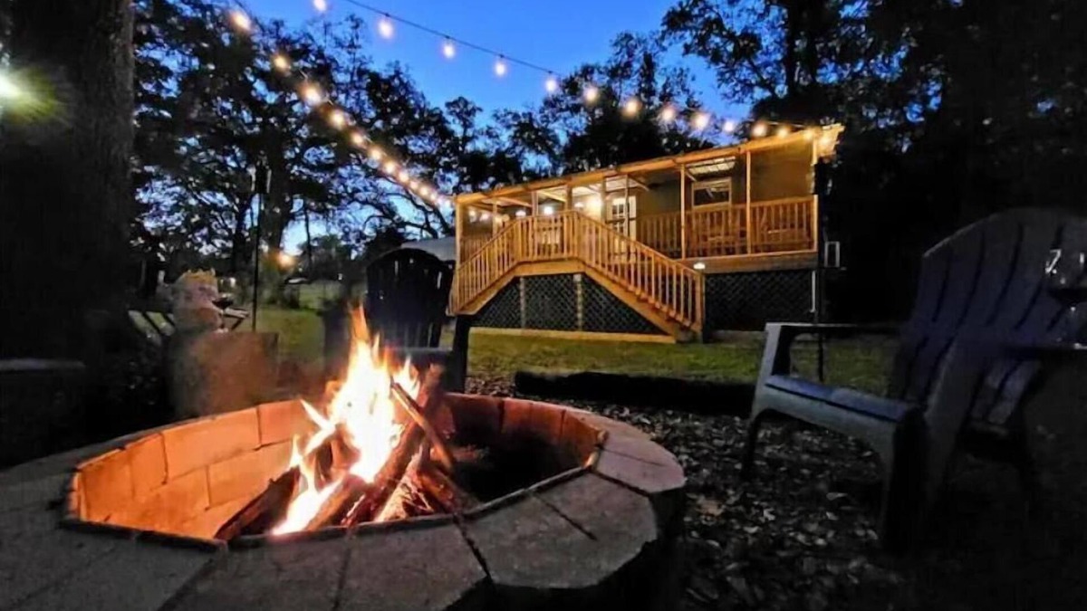 Webster Cabin | River Daze Cabin - A cozy cabin right on the river