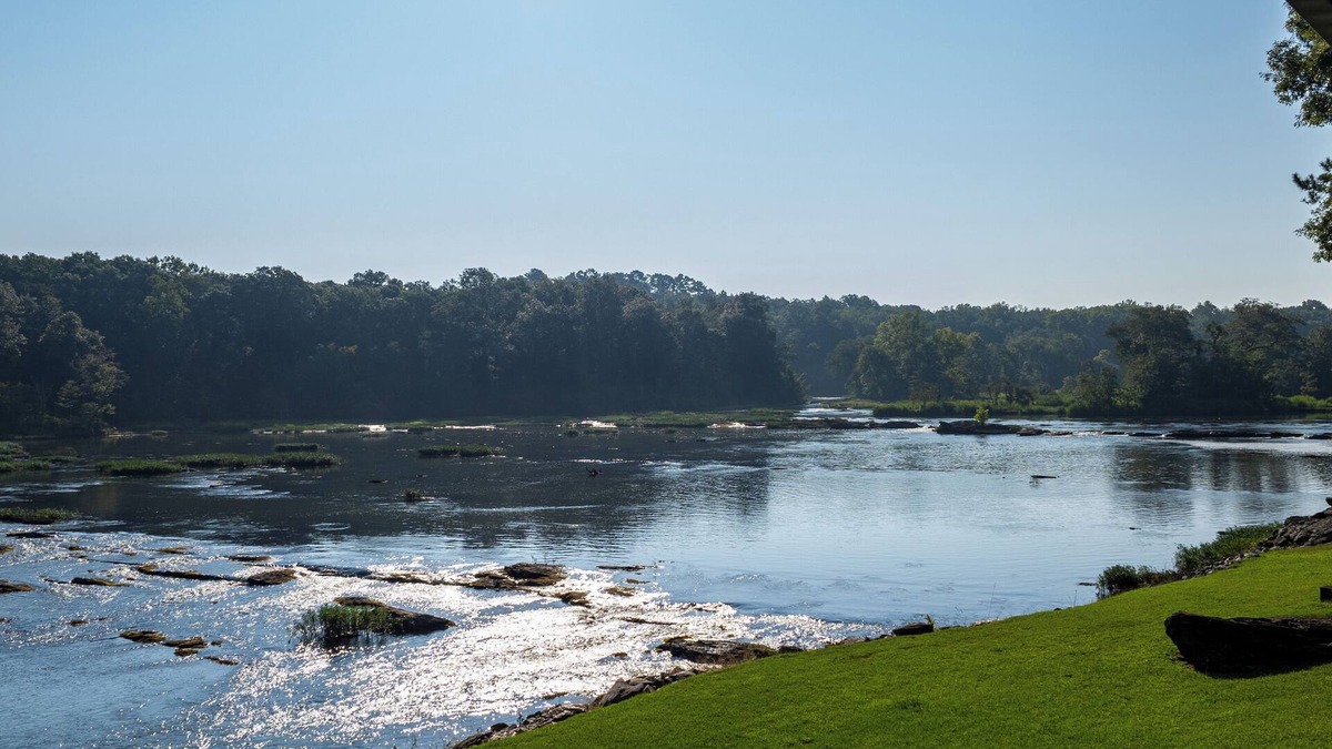 Dadeville Cabin | River Front Cabin - Fish, Kayak, Relax n40 min. to Auburn, 1 hr. to Talladega