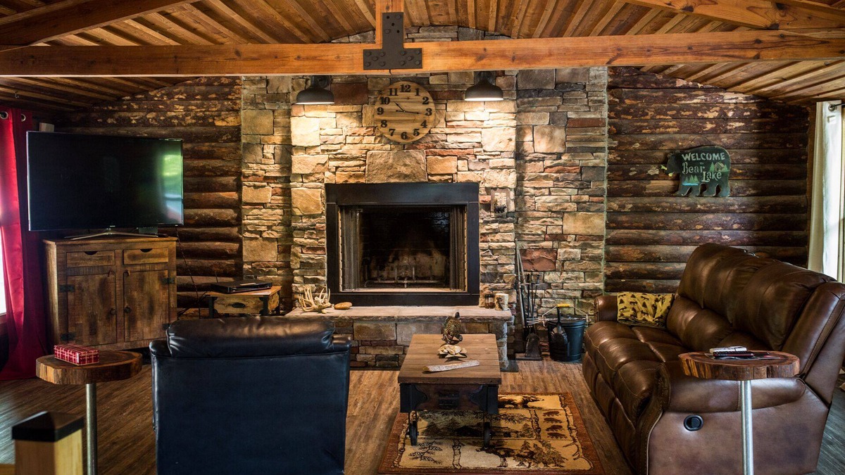 Berryville House | River front cabin
