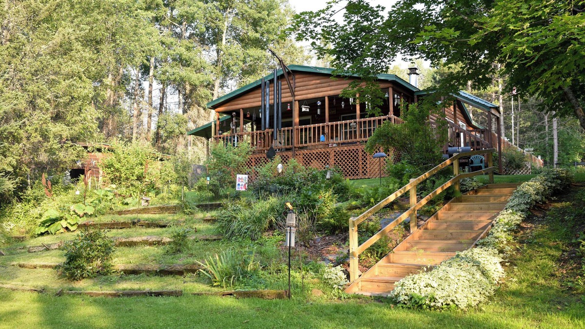 Foster City Cabin | River Front Cabin