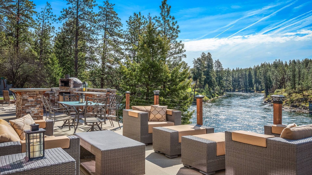 Post Falls House | River front home w/river accessπ£πββπ£ββοΈππ΅ββοΈ