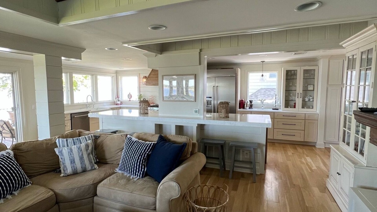 Brick House | River Front home with Dock