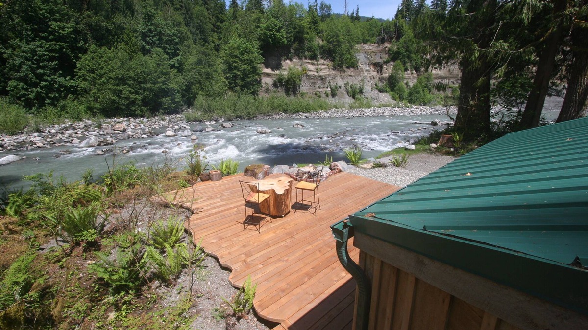 Verlot Cabin | River Front on the South Fork of The Stillaguamish River