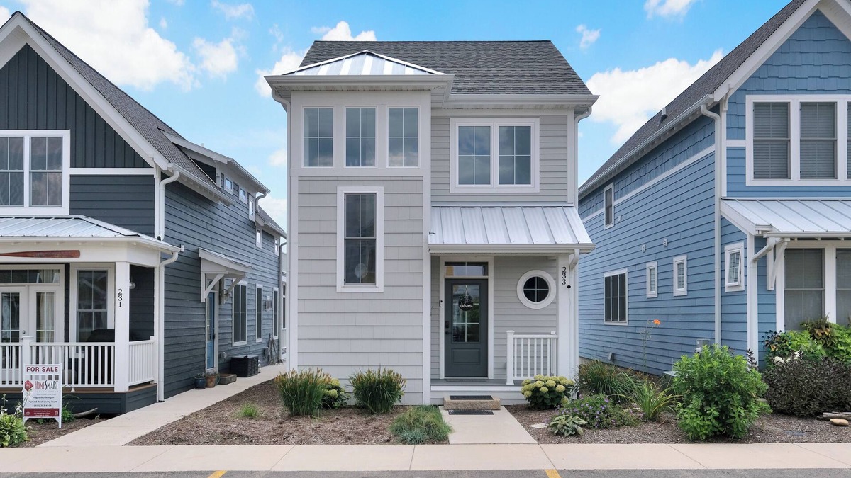 Ottawa House | River Happy | 3 Bed, 2.5 Bath
