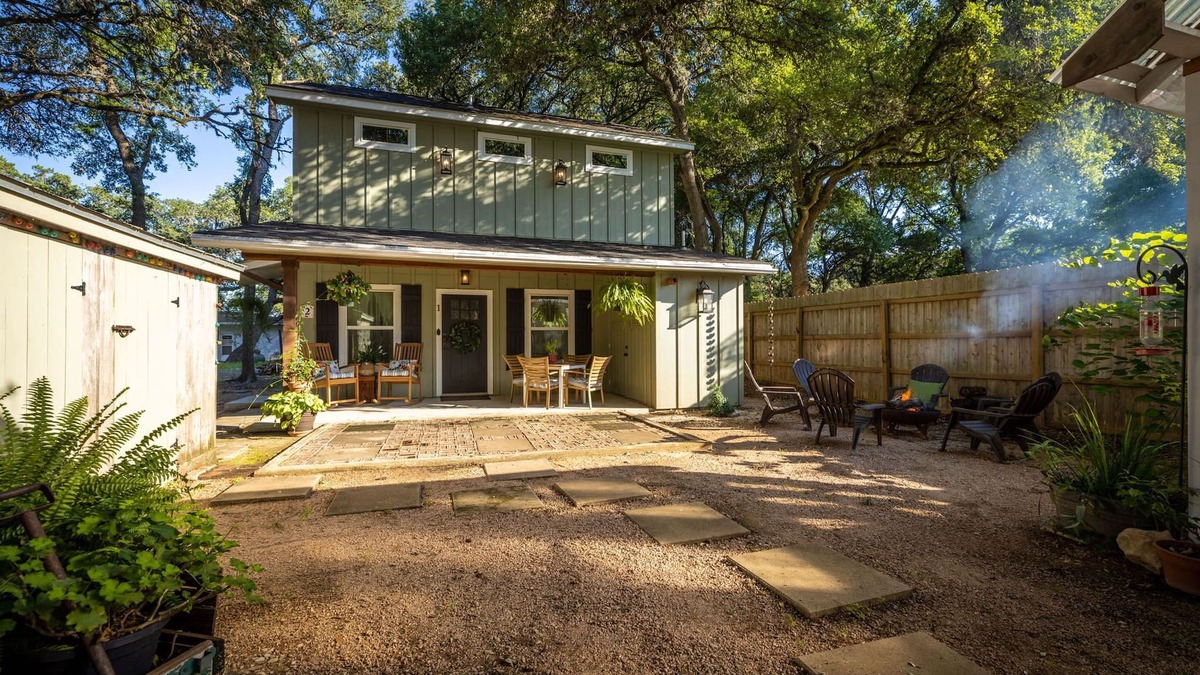 Gruene House | River Haven Guest House w/Hot Tub by Gruene!