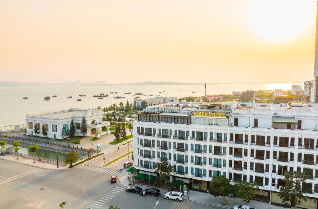 Bai Chay Hotel | River Hotel Hạ Long