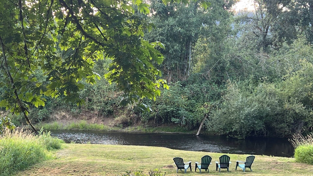 Marcola House | River house. Charming 3-bedroom house in Springfield.