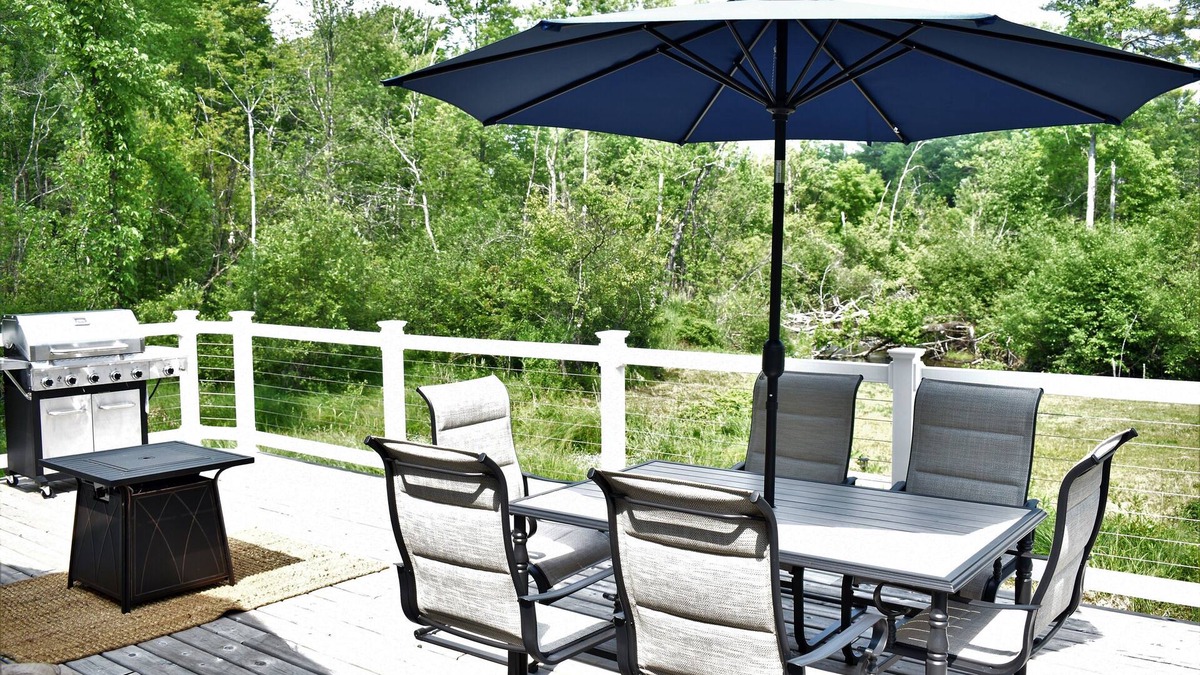 Baldwin House | River House Close to Downtown Baldwin with Large Back Deck