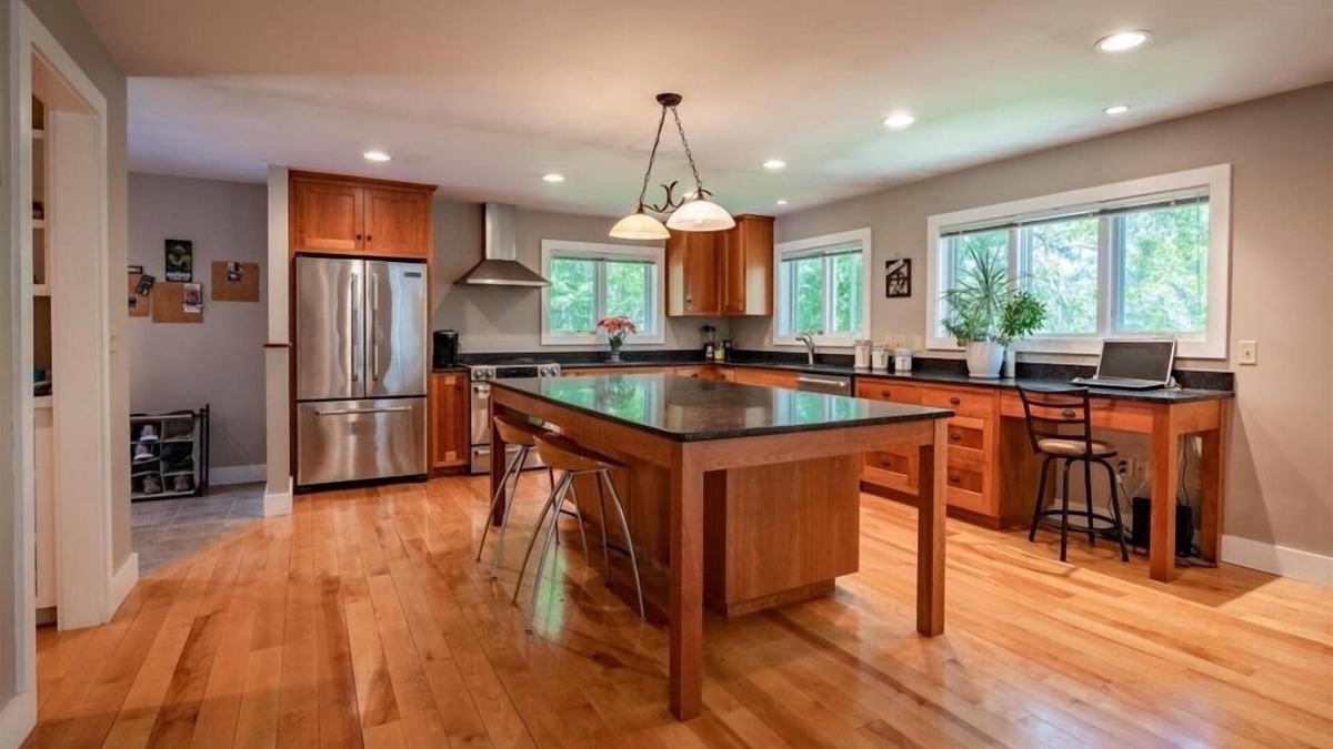 Middlebury House | River House in the Heart of Middlebury