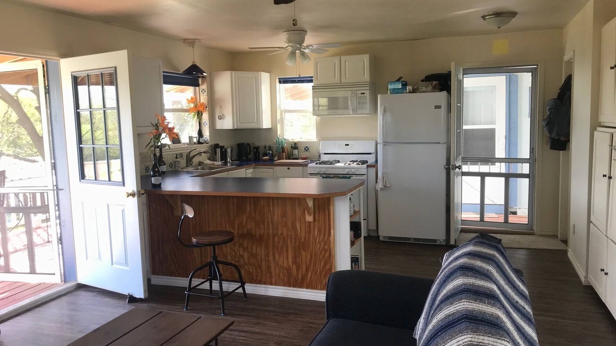 Lometa House | River House only 10 min from Colorado Bend State Park & 13min from Fiesta Winery