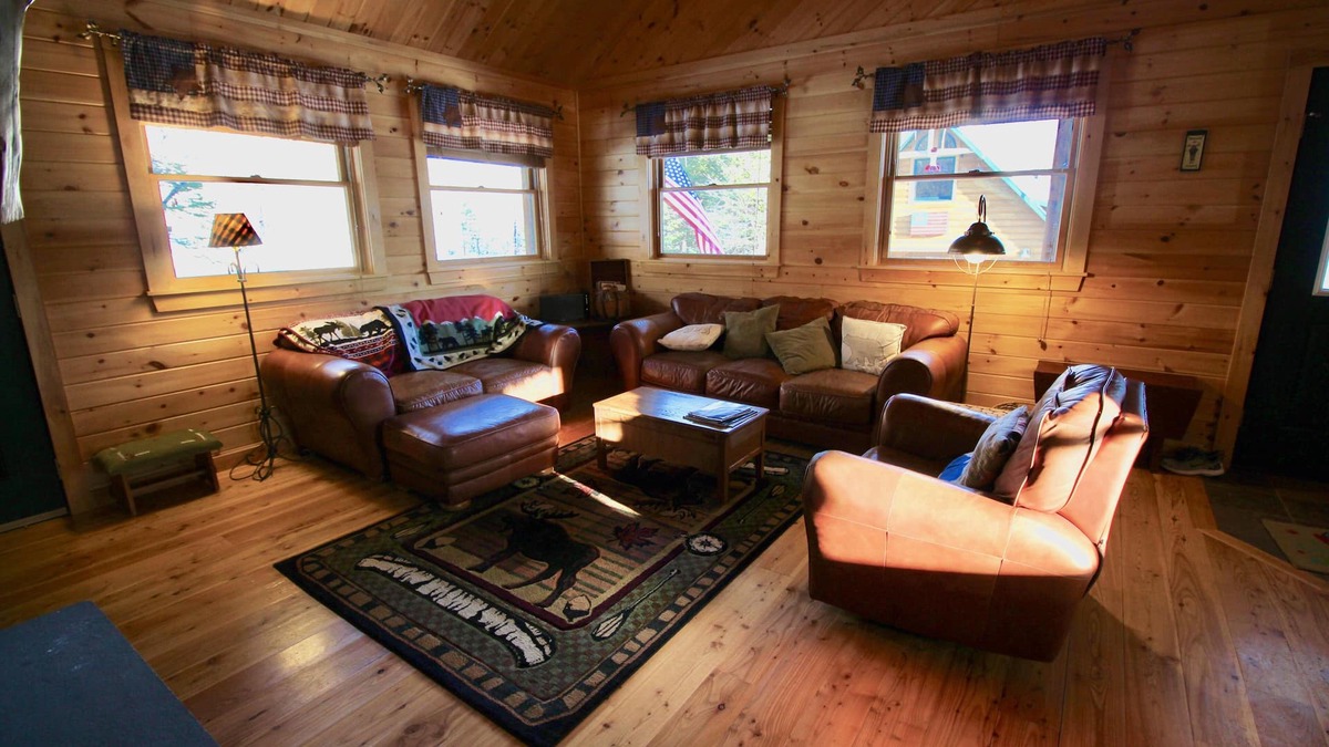 Kingfield Cabin | River House- Open Concept Cabin Sleeps 7-10 near Sugarloaf