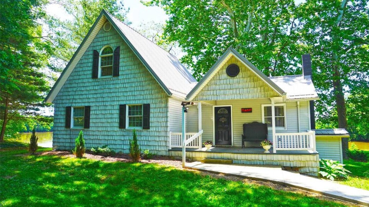 Keene House | River House - Waterfront 3 bedroom, 2 bath