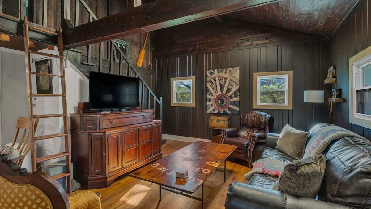 Madison House | River Lodge Getaway Where Rustic Meets Music City