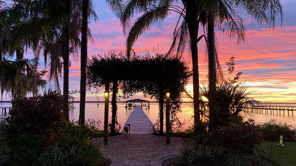 St. Augustine House | 🌴River Manor Retreat, boat-lift and dock,high speed internet, pets welcome 🌴
