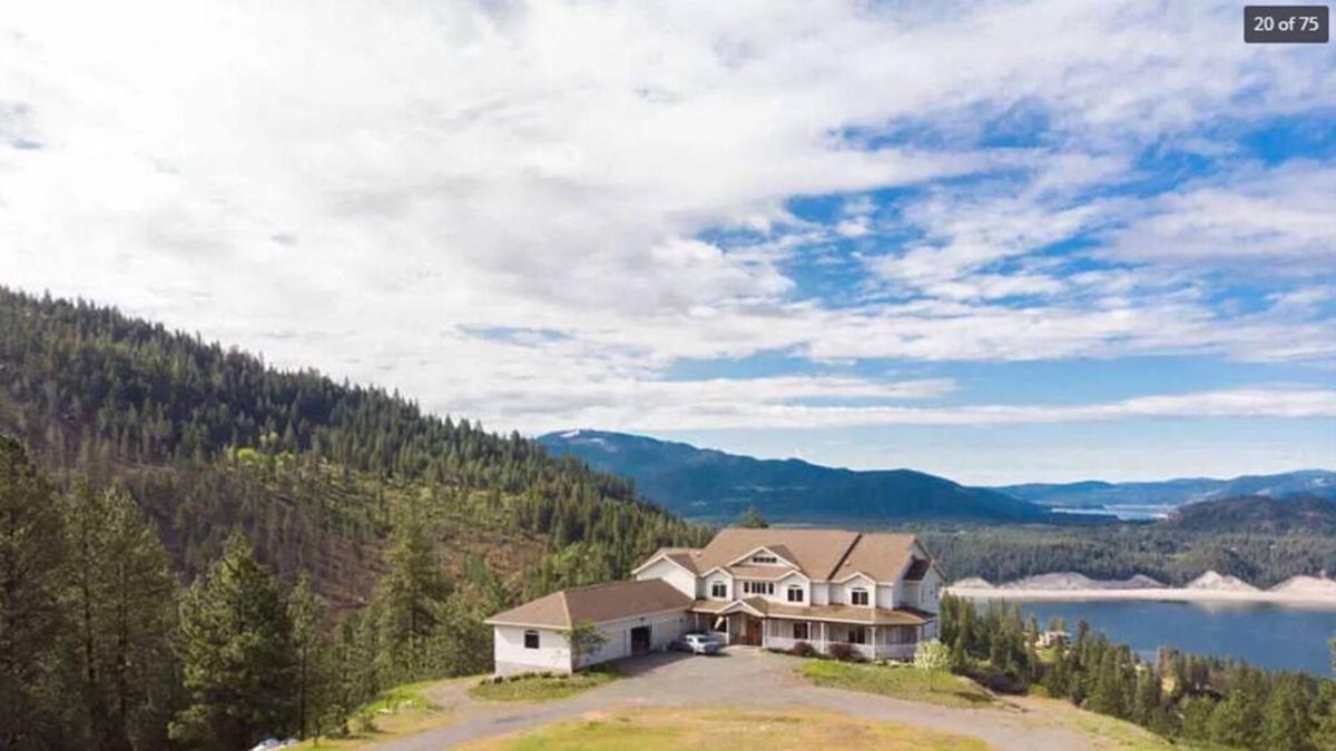 Kettle Falls House | River/Mountain View House Suite #5
