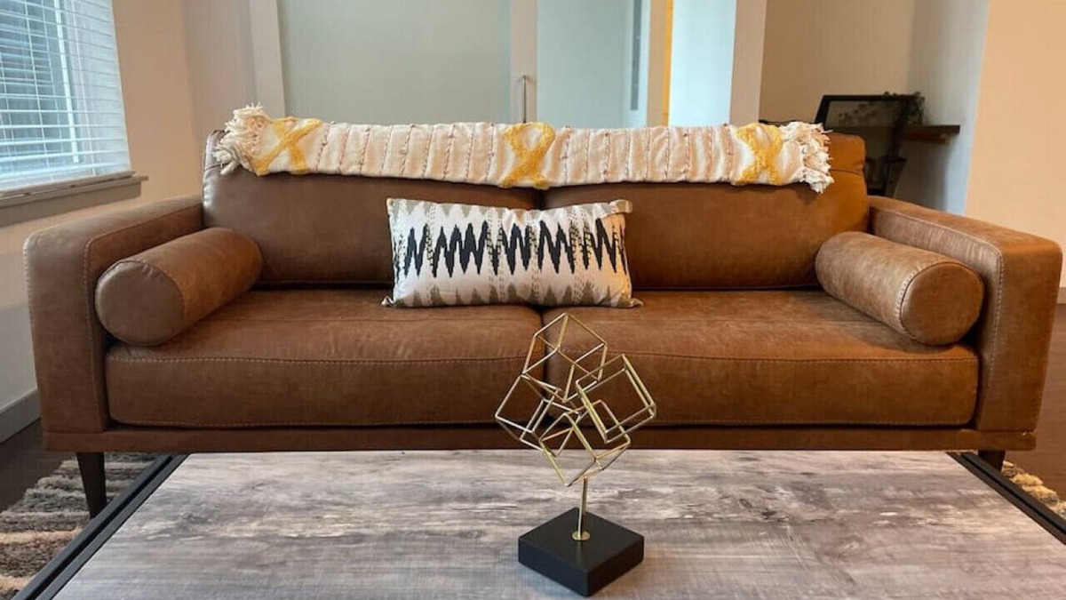 River North Art District Apartment | River North Art District!