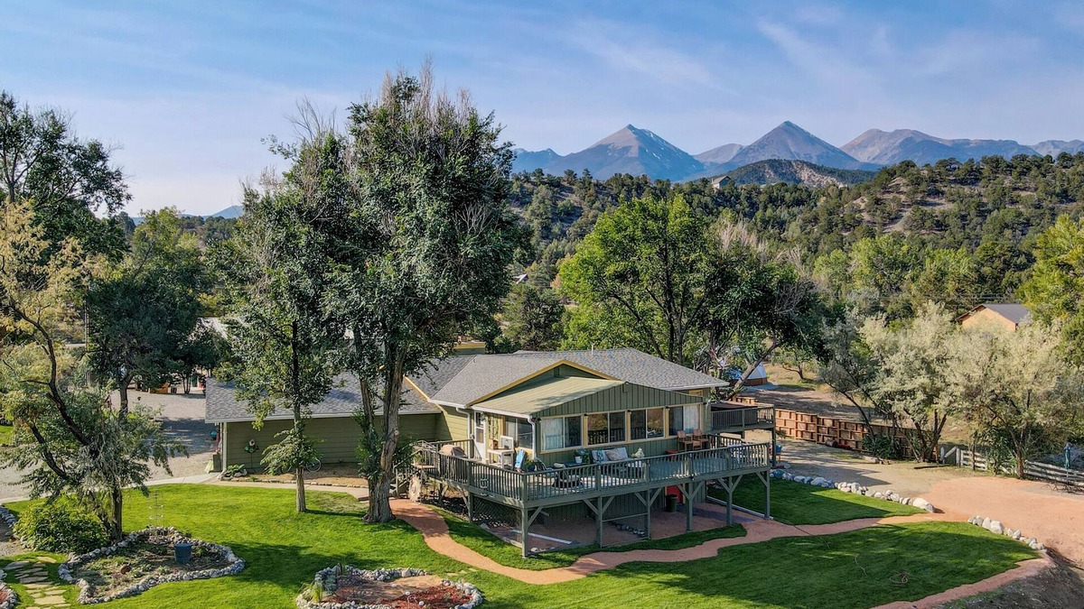 Howard House | River Place Retreat- Perfect Retreat for Large Groups or Families