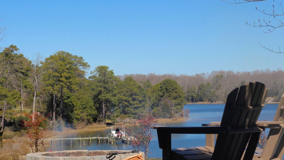 Lancaster House | River Pointe Place- Waterfront -Private Dock -Hot Tub/Spa