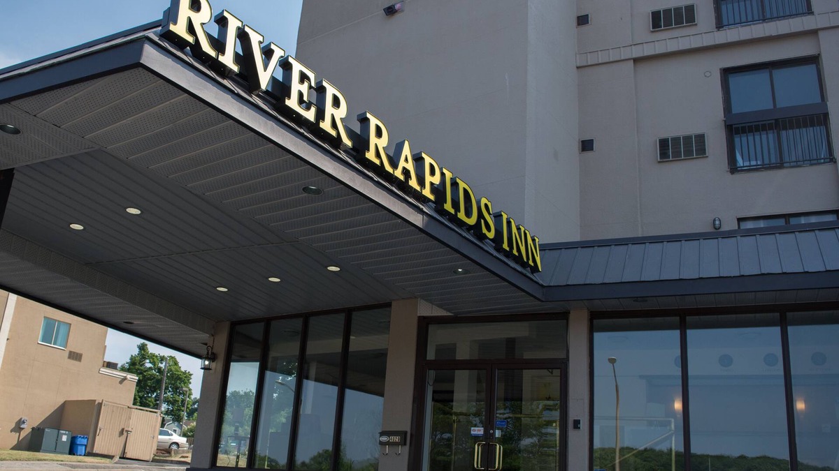 Silvertown Hotel | River Rapids Inn