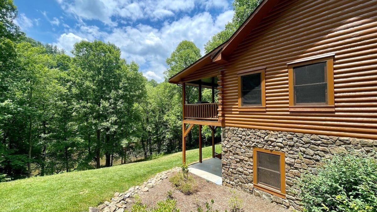 Lansing Cabin | River Raves - Lansing, NC