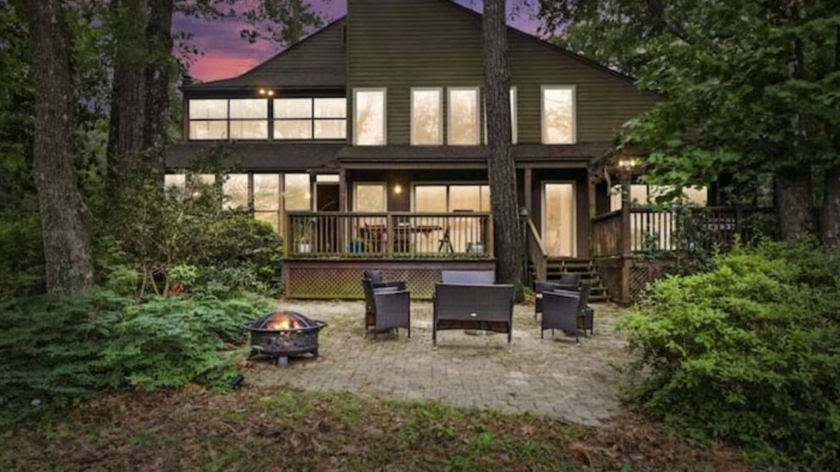 Covington Ski Chalet | River Retreat 4acr Wood Paradise