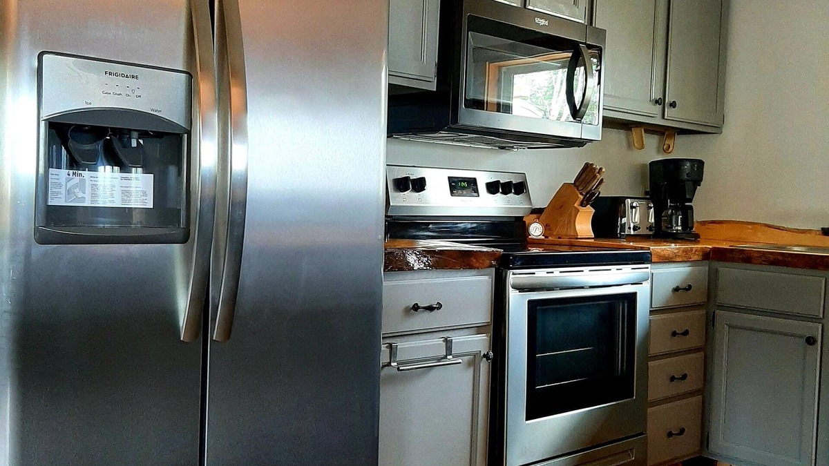 Winter House | River retreat with excellent fishing & kayaking from dock.