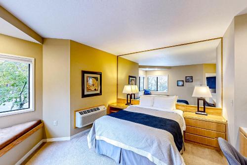 Century West Hotel | River Ridge #321B