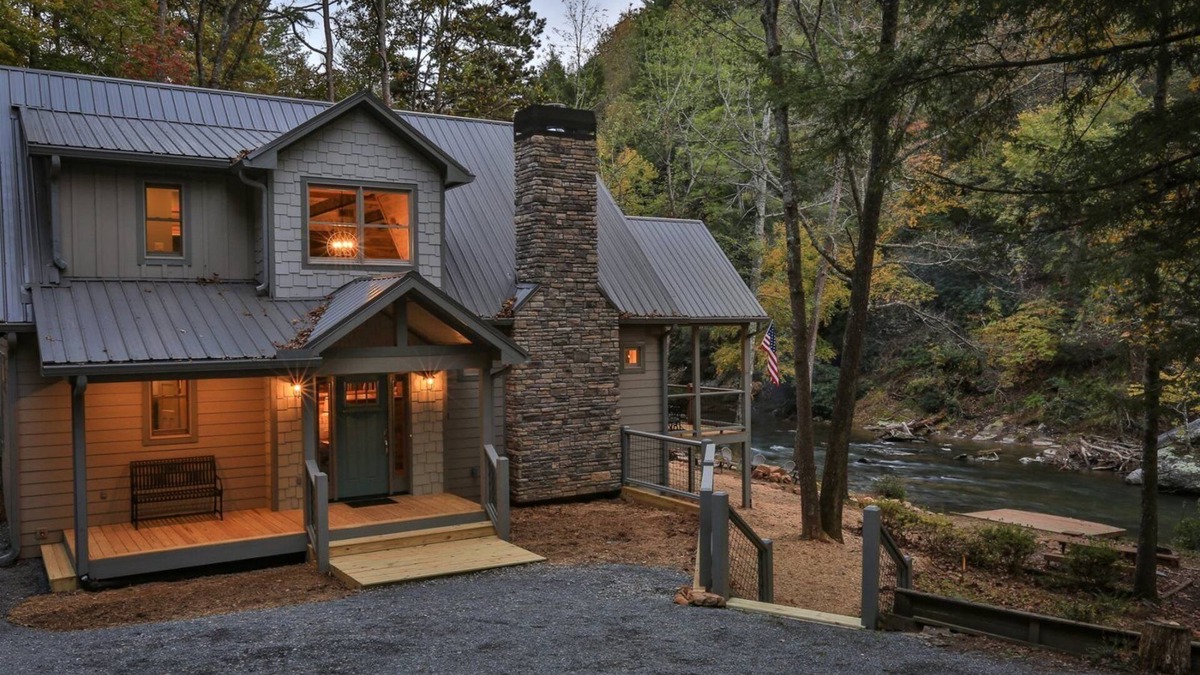 Rivers Edge Cabin | River Rock Retreat | Ellijay, GA