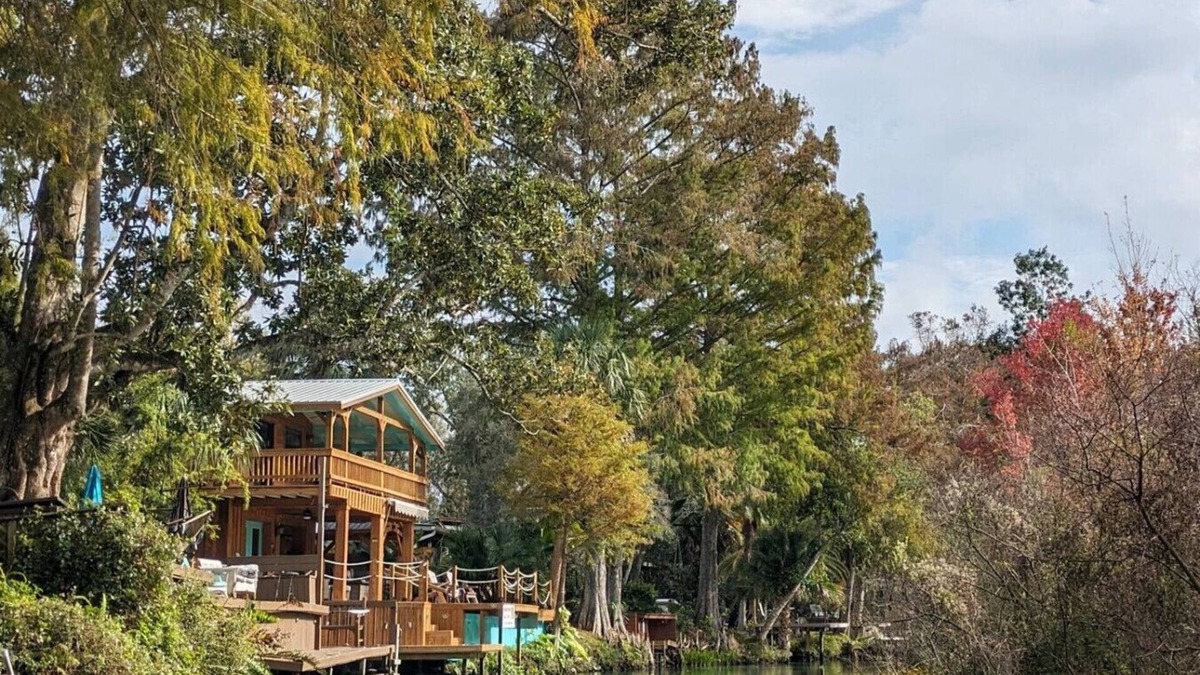 Spring Hill Cabin | River Run Retreat Weeki Wachee