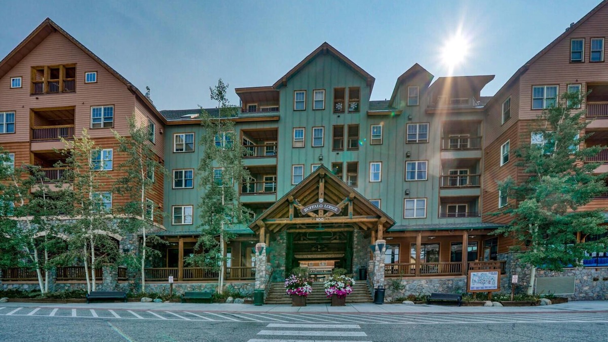Dillon Condo | River Run Village Walk To Gondola Pool Hot Tubs Restaurants and Shops DELUXE