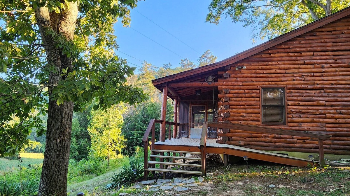Eagle Rock Cabin | River's Bend Cabin Offers Solitude and Play on the Upper James River
