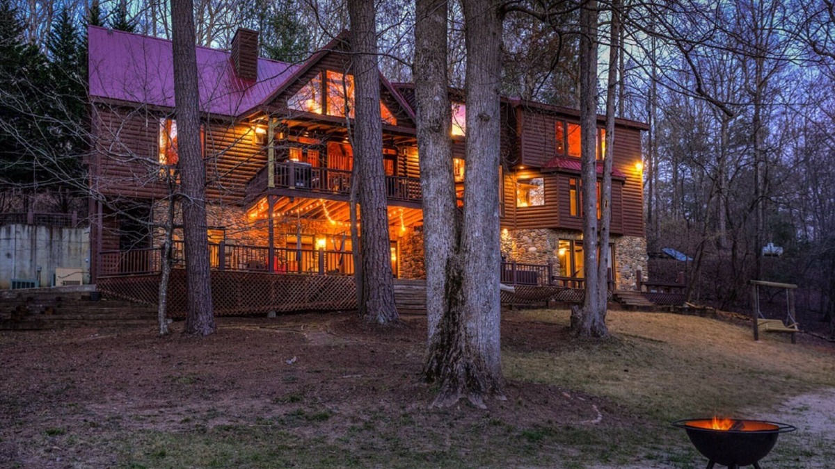 Ellijay Cabin | River's Bend - River Front, Hot Tub, Game Room, Luxury