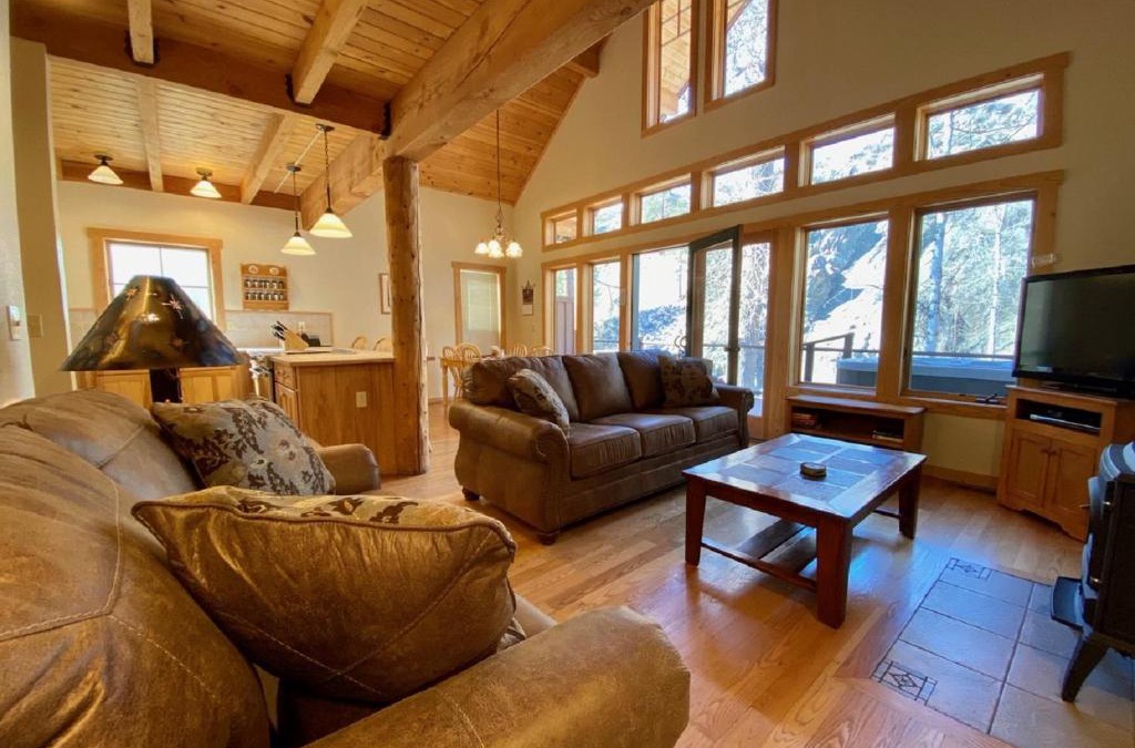 Winthrop Hotel | River's Edge Resort